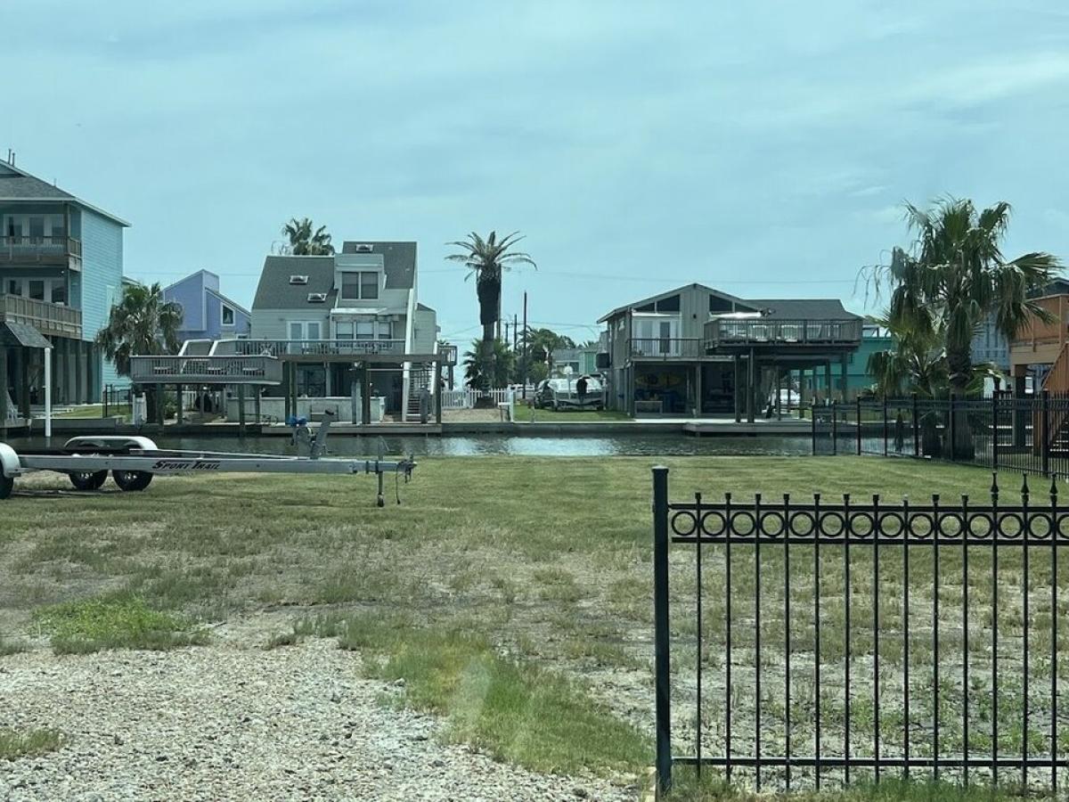 Picture of Residential Land For Sale in Jamaica Beach, Texas, United States