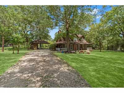 Home For Sale in Montgomery, Texas