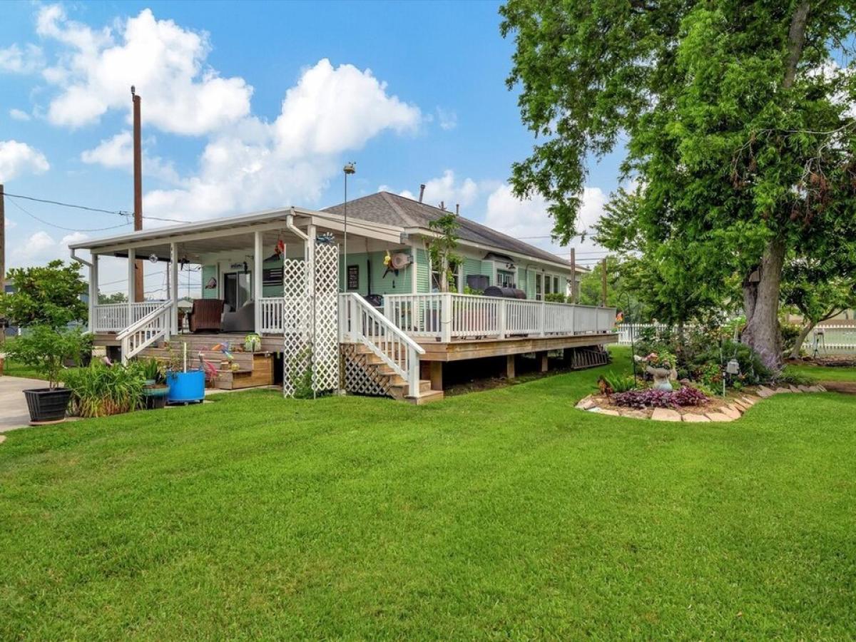 Picture of Home For Sale in San Leon, Texas, United States