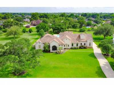 Home For Sale in Fulshear, Texas