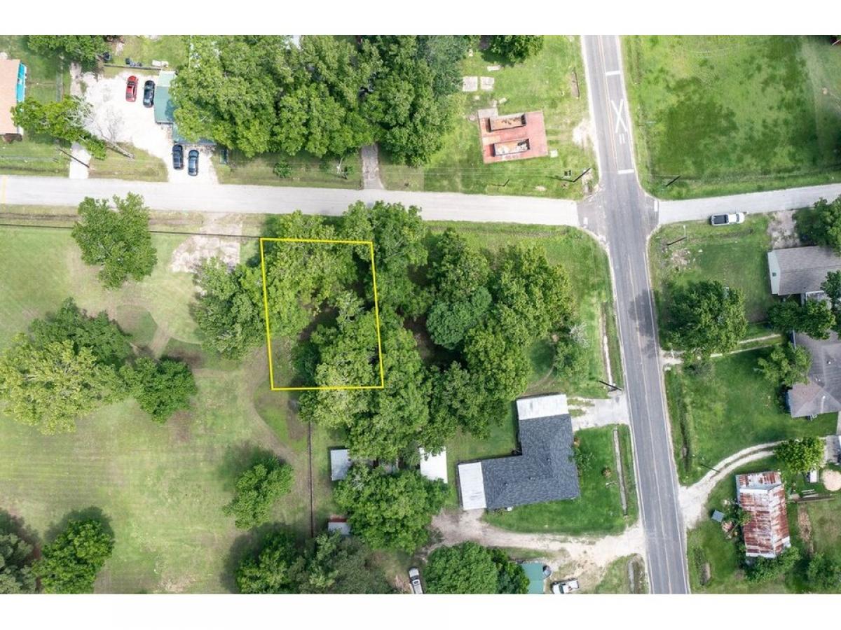 Picture of Residential Land For Sale in Ames, Texas, United States