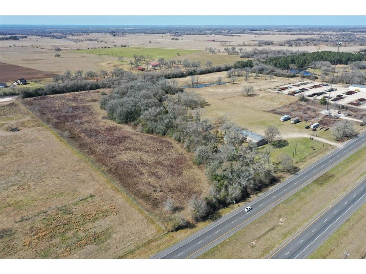 Picture of Residential Land For Sale in Hempstead, Texas, United States