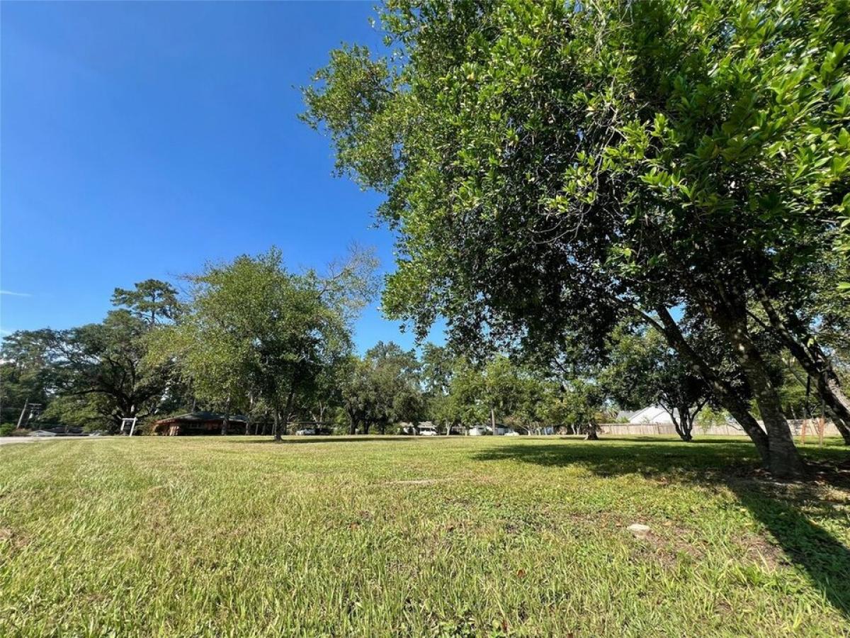 Picture of Residential Land For Sale in Cleveland, Texas, United States