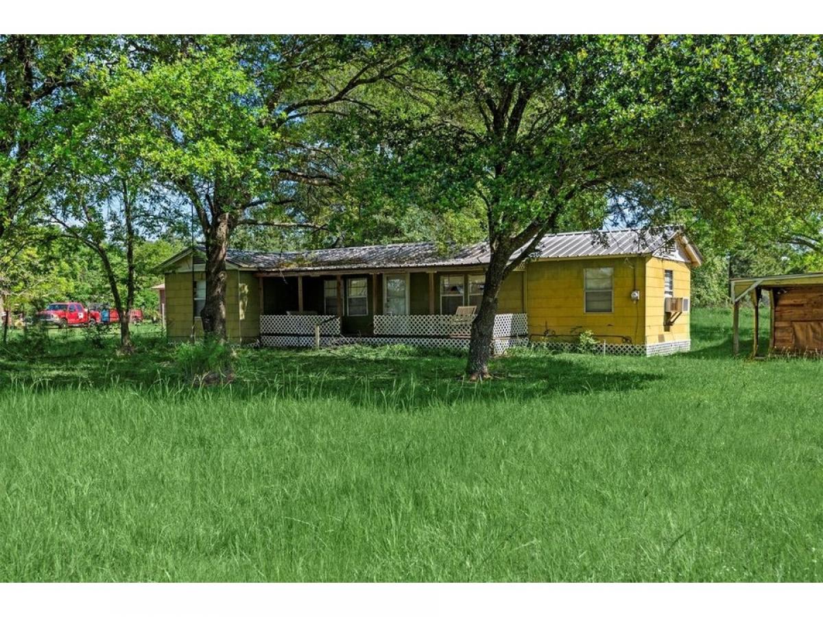 Picture of Home For Sale in Groveton, Texas, United States