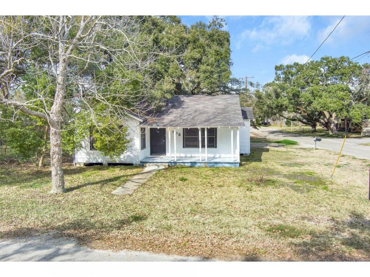 Picture of Home For Sale in Alvin, Texas, United States