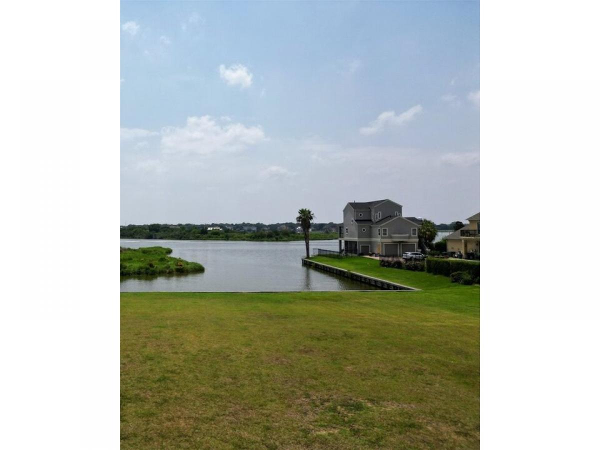 Picture of Residential Land For Sale in League City, Texas, United States