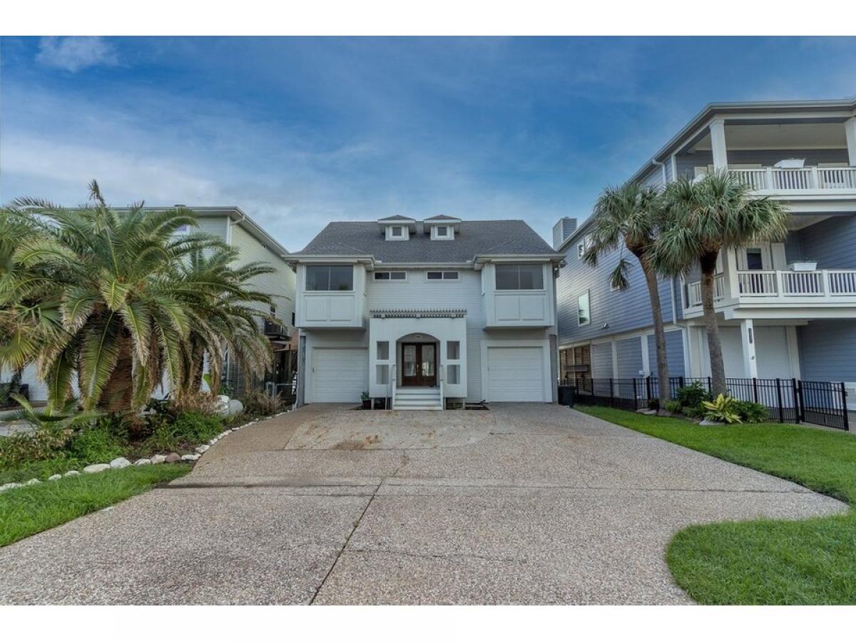 Picture of Home For Sale in Tiki Island, Texas, United States