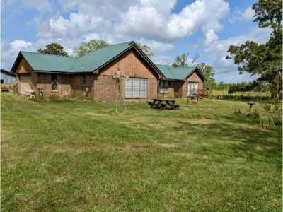 Home For Sale in Hull, Texas