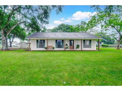 Home For Sale in Sealy, Texas