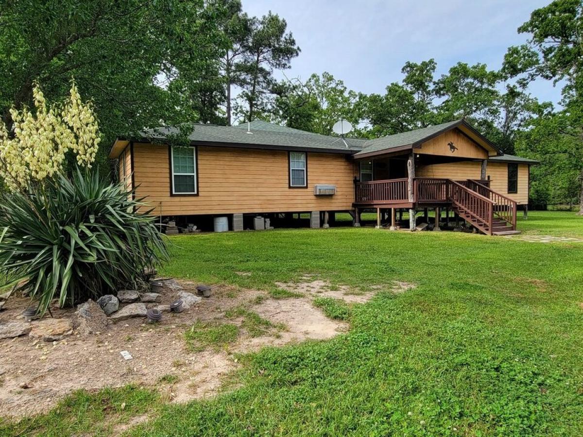 Picture of Home For Sale in Trinity, Texas, United States