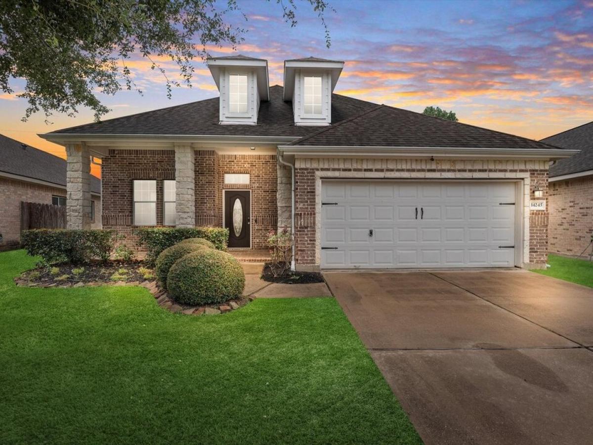 Picture of Home For Sale in Cypress, Texas, United States