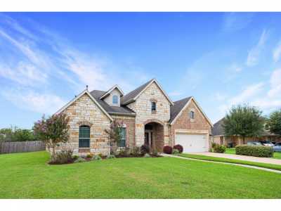 Home For Sale in Dickinson, Texas