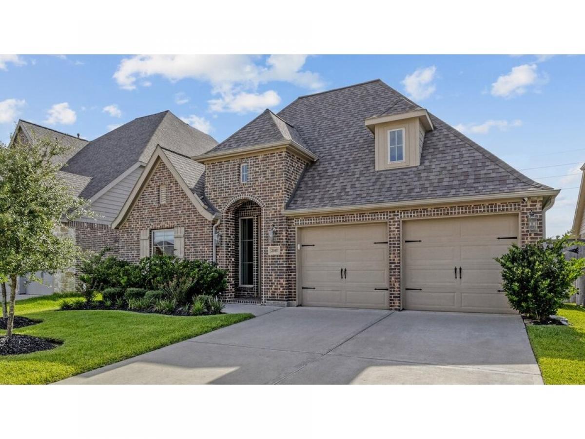 Picture of Home For Sale in Tomball, Texas, United States