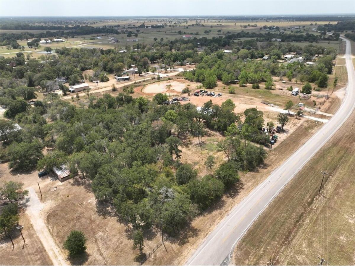 Picture of Residential Land For Sale in Hempstead, Texas, United States