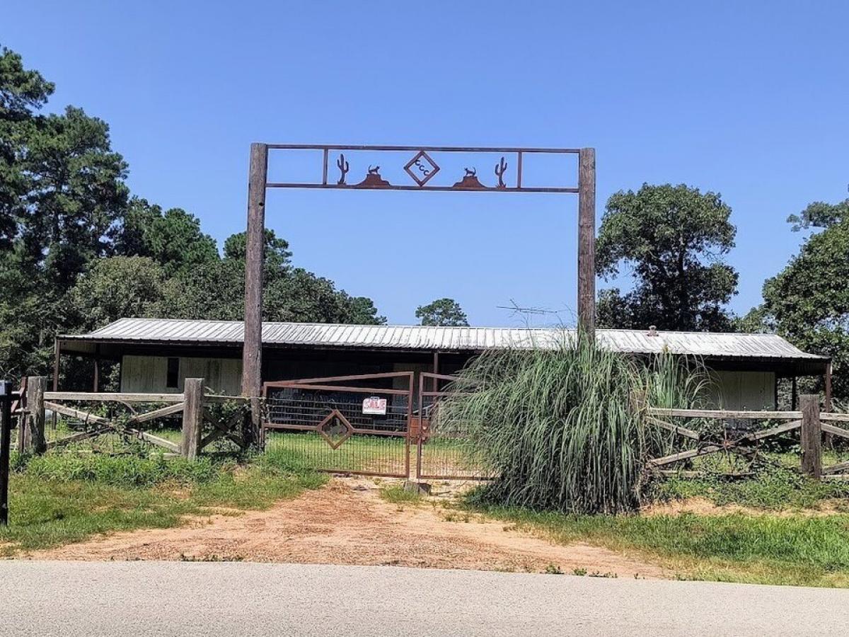 Picture of Home For Sale in Navasota, Texas, United States