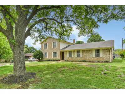 Home For Sale in Brenham, Texas