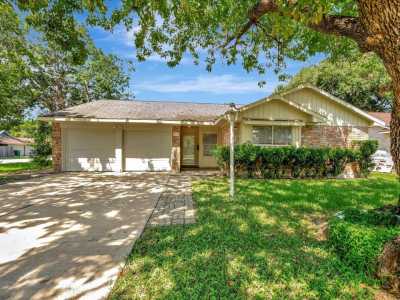 Home For Sale in Seabrook, Texas