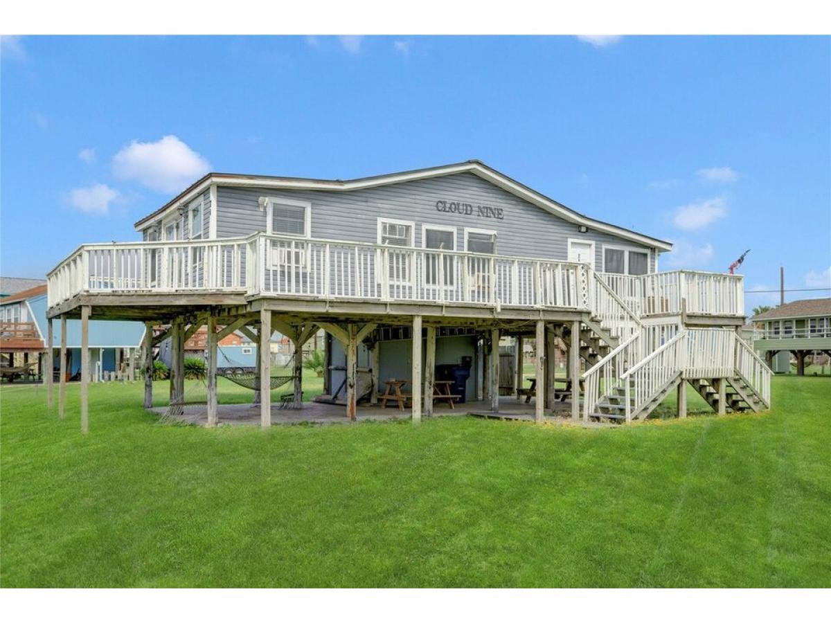 Picture of Home For Sale in Freeport, Texas, United States