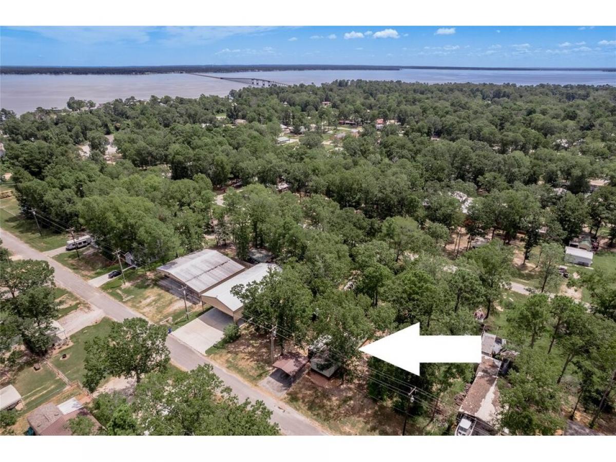 Picture of Home For Sale in Point Blank, Texas, United States