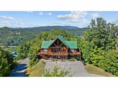 Home For Sale in Sevierville, Tennessee