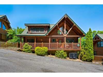 Home For Sale in Pigeon Forge, Tennessee