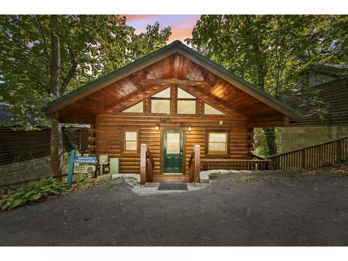 Picture of Home For Sale in Gatlinburg, Tennessee, United States