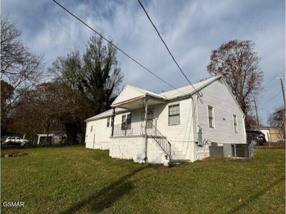 Picture of Home For Sale in Knoxville, Tennessee, United States