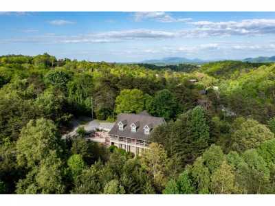 Home For Sale in Sevierville, Tennessee