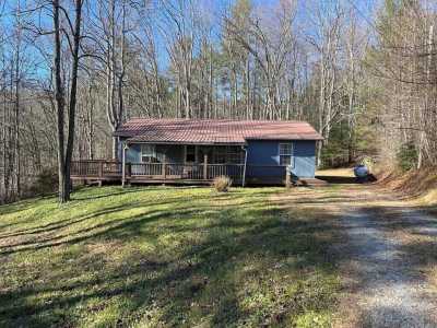 Home For Sale in Hartford, Tennessee