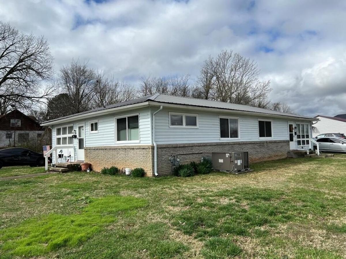 Picture of Home For Sale in Newport, Tennessee, United States