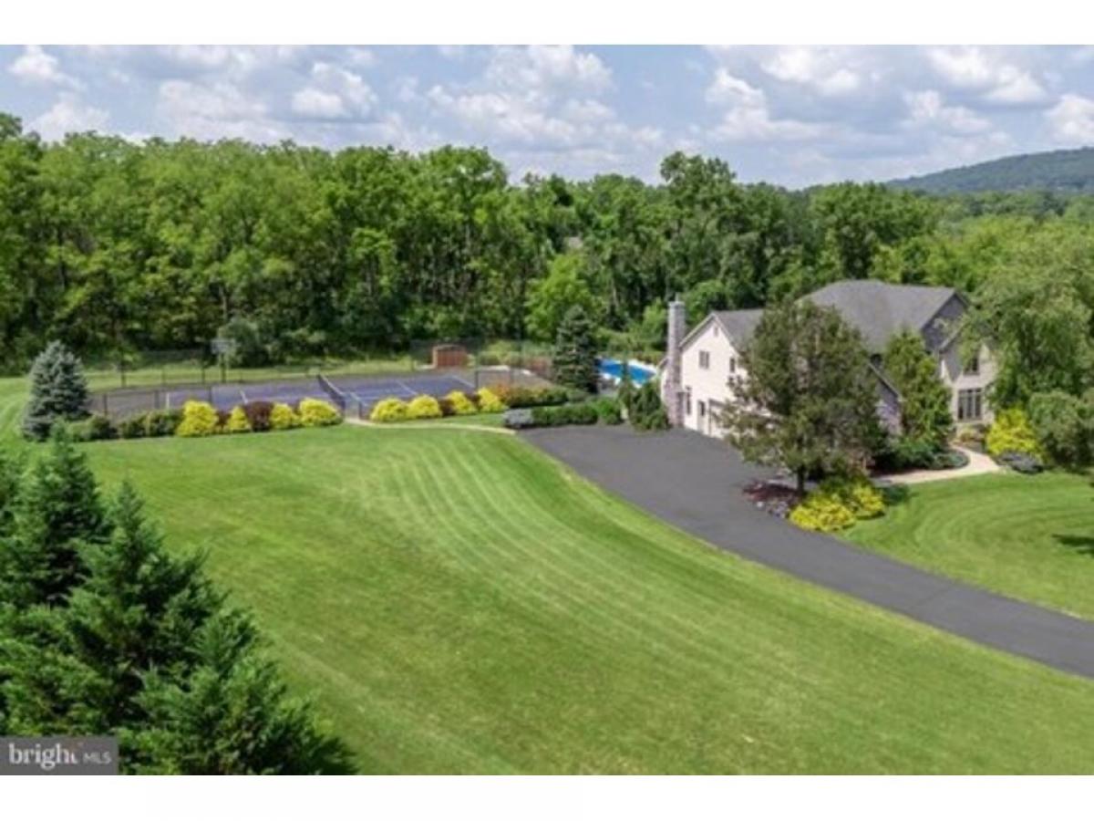 Picture of Home For Sale in Bethlehem, Pennsylvania, United States