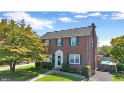 Home For Sale in Aldan, Pennsylvania