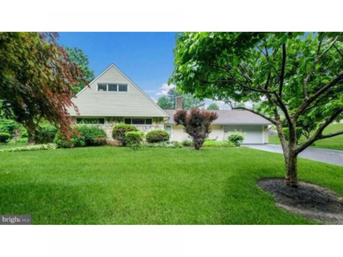 Picture of Home For Sale in Levittown, Pennsylvania, United States