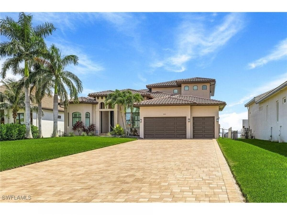 Picture of Home For Sale in Cape Coral, Florida, United States