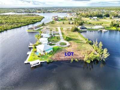 Residential Land For Sale in Cape Coral, Florida