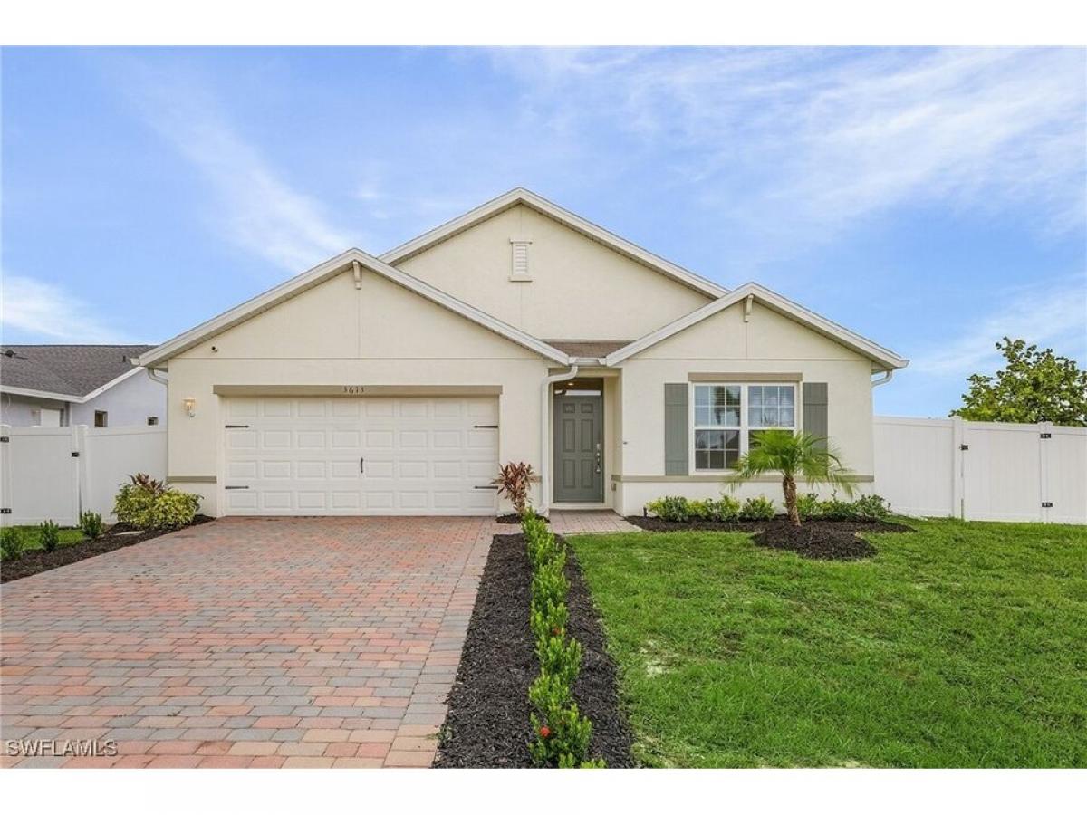 Picture of Home For Sale in Cape Coral, Florida, United States