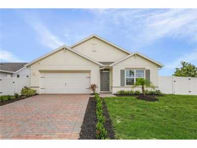 Home For Sale in Cape Coral, Florida