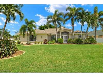 Home For Sale in Cape Coral, Florida