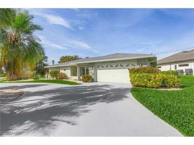 Home For Sale in Cape Coral, Florida