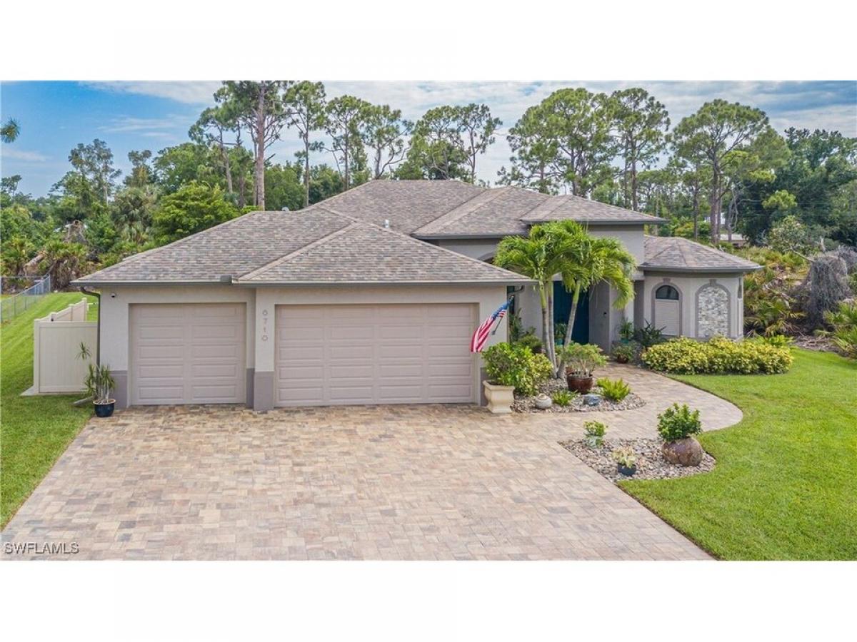 Picture of Home For Sale in North Fort Myers, Florida, United States