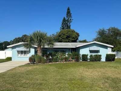 Home For Sale in Nokomis, Florida