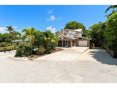 Home For Sale in Plantation Key, Florida