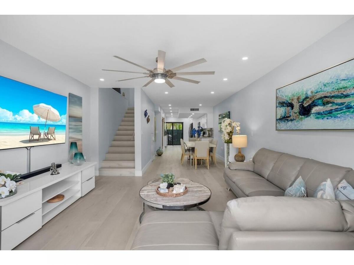 Picture of Home For Sale in Plantation Key, Florida, United States