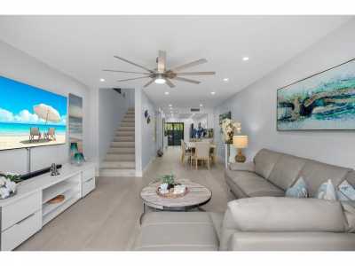 Home For Sale in Plantation Key, Florida