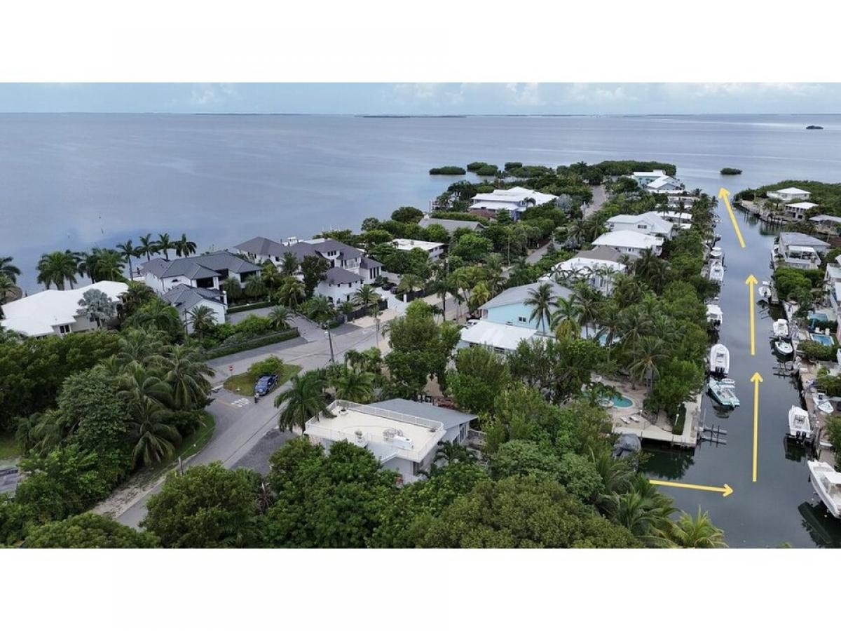 Picture of Home For Sale in Plantation Key, Florida, United States