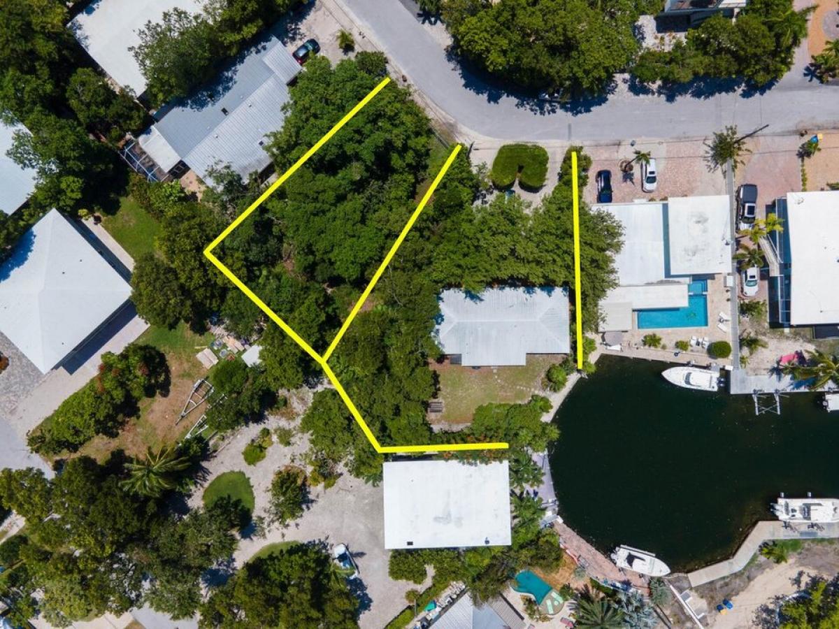 Picture of Home For Sale in Plantation Key, Florida, United States