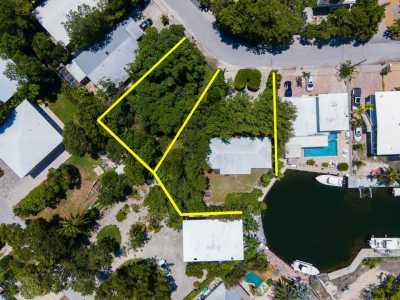 Home For Sale in Plantation Key, Florida