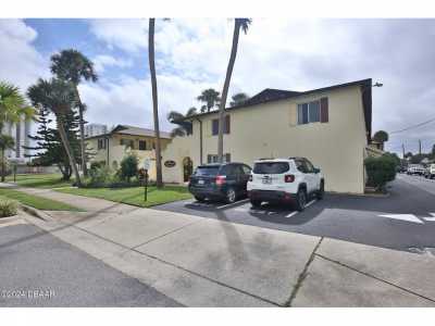 Home For Sale in Daytona Beach, Florida