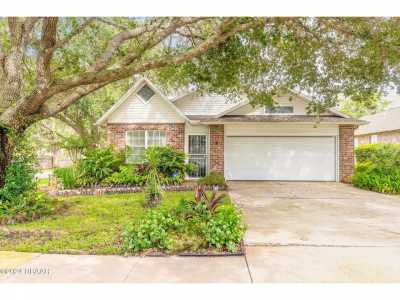 Home For Sale in Ormond Beach, Florida