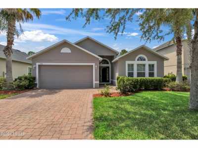 Home For Sale in Port Orange, Florida